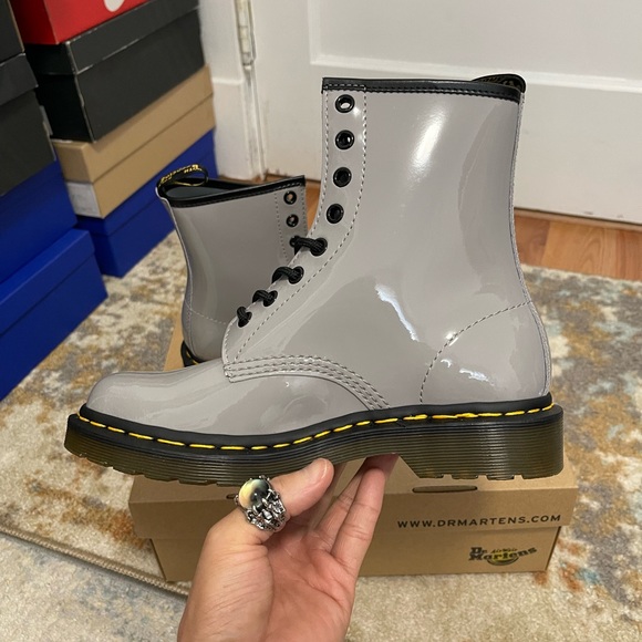 NIB Women’s Size 7 (Euro Size 38) Dr. Martens 1460W 8-eye Combat Boots Zinc Grey - Picture 10 of 15